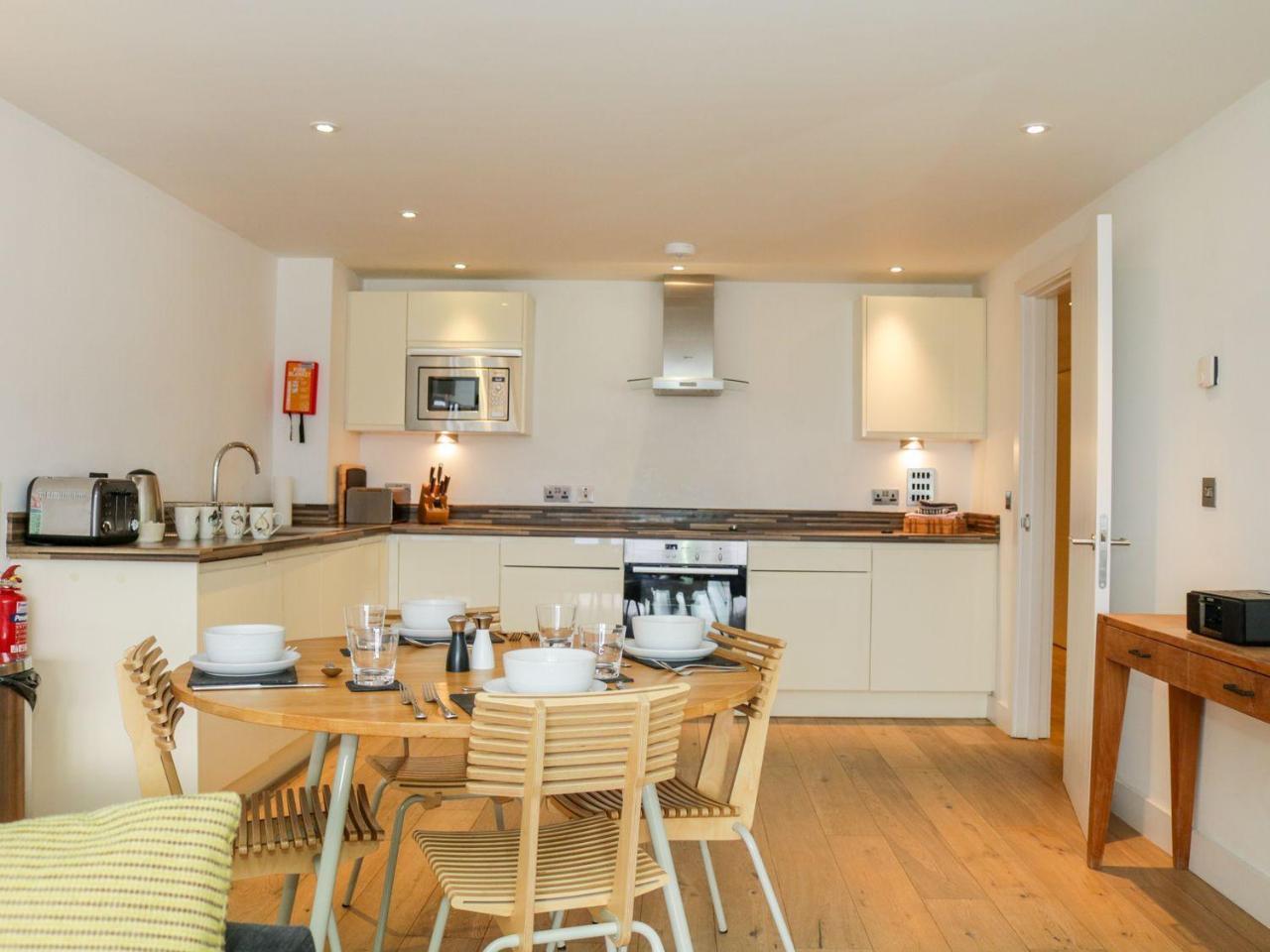 Gara Rock - Garden Apartment 7, ซัลคอมบ์ ภายนอก รูปภาพ